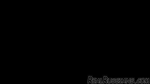 28600
